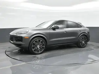 2025 Porsche Cayenne Base photo 5