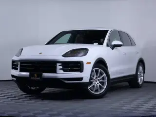2026 Porsche Cayenne Base photo 5