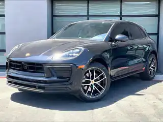 2022 Porsche Macan Base's photo
