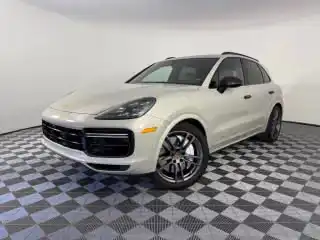 2022 Porsche Cayenne Turbo's photo