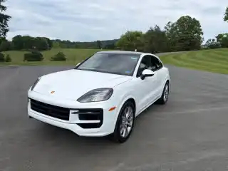 2025 Porsche Cayenne Base's photo