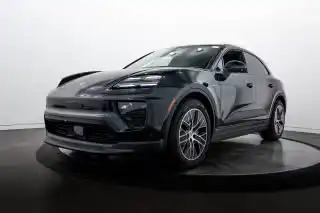 2026 Porsche Macan Macan 4 Electric's photo