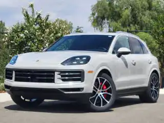 2024 Porsche Cayenne S's photo