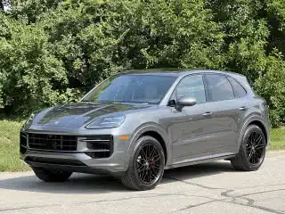 2025 Porsche Cayenne S's photo