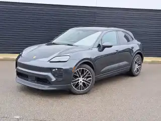 2025 Porsche Macan Macan 4 Electric's photo