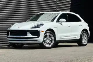 2026 Porsche Macan Base's photo