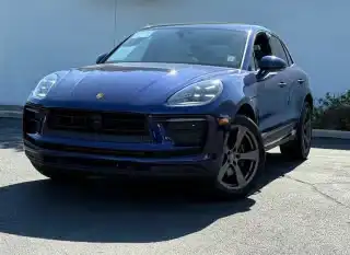 2025 Porsche Macan Base's photo