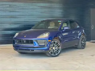 2026 Porsche Macan Base photo 1
