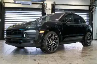 2026 Porsche Macan Base's photo