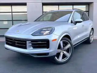 2026 Porsche Cayenne Base's photo