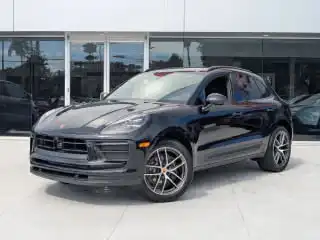 2025 Porsche Macan Base's photo