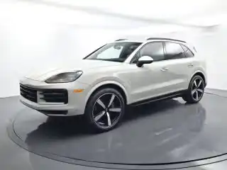2024 Porsche Cayenne Base's photo