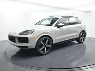 2024 Porsche Cayenne Base photo 5