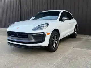 2026 Porsche Macan T's photo