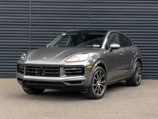 2024 Porsche Cayenne Base photo 5