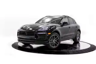 2026 Porsche Macan Base's photo