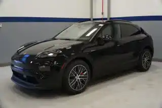 2026 Porsche Macan Macan 4S Electric's photo