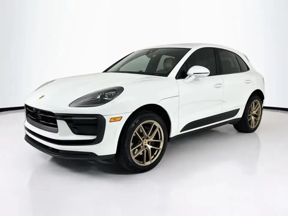2025 Porsche Macan Base photo 3