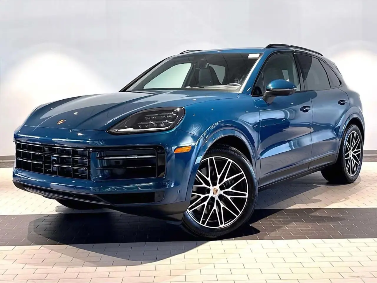 2026 Porsche Cayenne Base photo 4