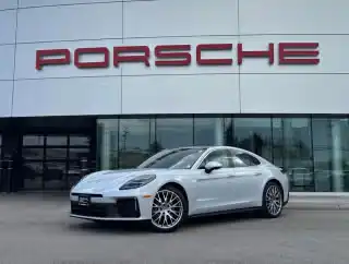2025 Porsche Panamera 4's photo