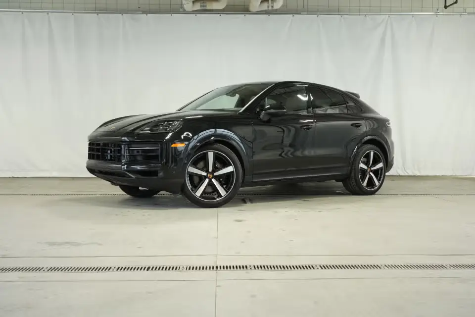 2026 Porsche Cayenne Base photo 3