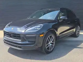 2026 Porsche Macan Base's photo