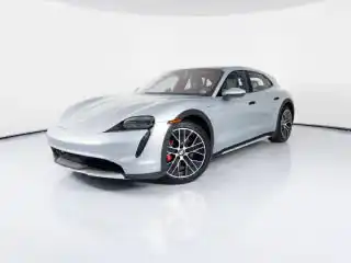 2022 Porsche Taycan 4S Cross Turismo's photo
