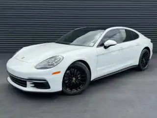 2018 Porsche Panamera 4's photo