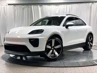 2026 Porsche Macan Macan 4 Electric's photo