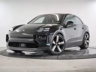2025 Porsche Macan Macan 4 Electric's photo