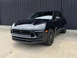 2023 Porsche Macan S's photo