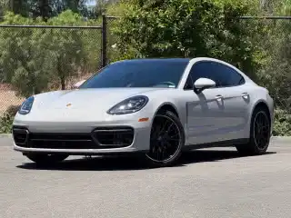2023 Porsche Panamera 4 Platinum Edition's photo