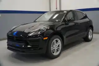 2026 Porsche Macan Base's photo