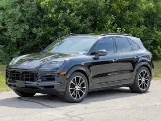 2025 Porsche Cayenne Base photo 1