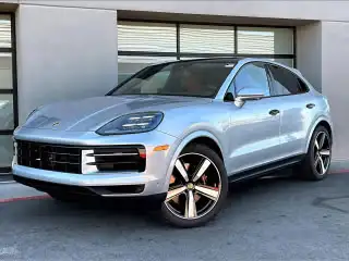 2025 Porsche Cayenne Base's photo