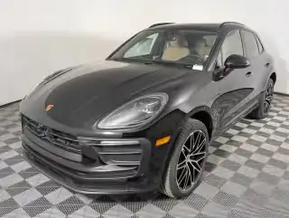 2026 Porsche Macan Base's photo