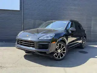 2023 Porsche Cayenne S's photo