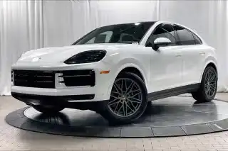 2025 Porsche Cayenne Base's photo