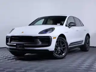 2026 Porsche Macan T's photo