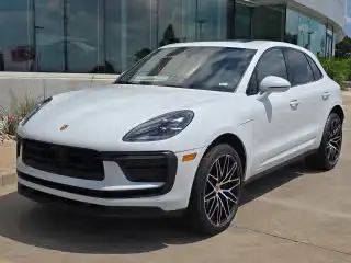 2022 Porsche Macan Base's photo