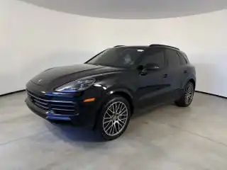 2023 Porsche Cayenne Platinum Edition S's photo