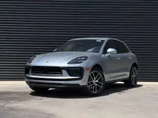 2026 Porsche Macan T's photo
