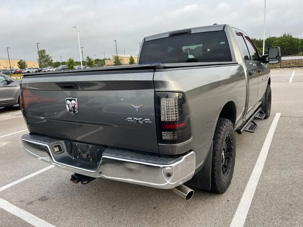 2012 RAM 1500 ST Quad Cab 4x4 photo 3