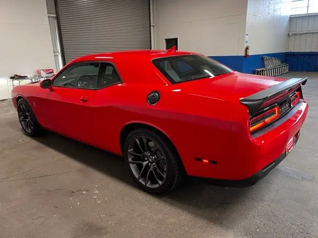 2023 Dodge Challenger R/T Scat Pack photo 5