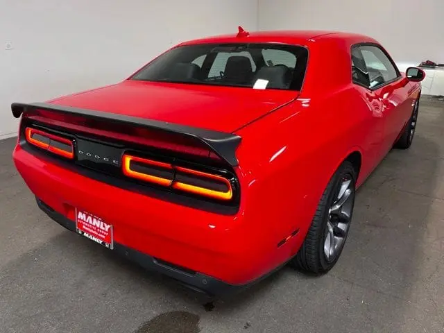 2023 Dodge Challenger R/T Scat Pack photo 3