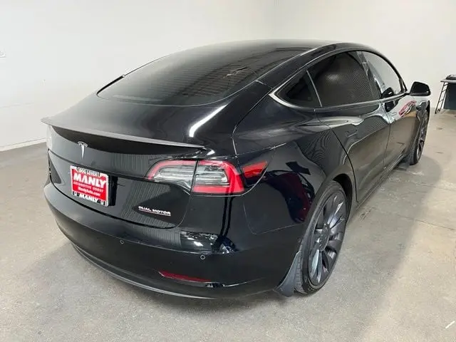 2021 Tesla Model 3 Performance Dual Motor AWD photo 3