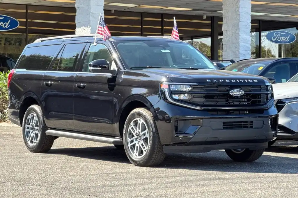 2026 Ford Expedition Active MAX 4x4's photo