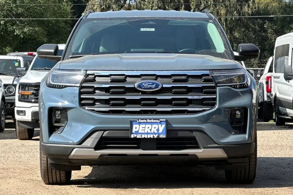 2026 Ford Explorer Active photo 5