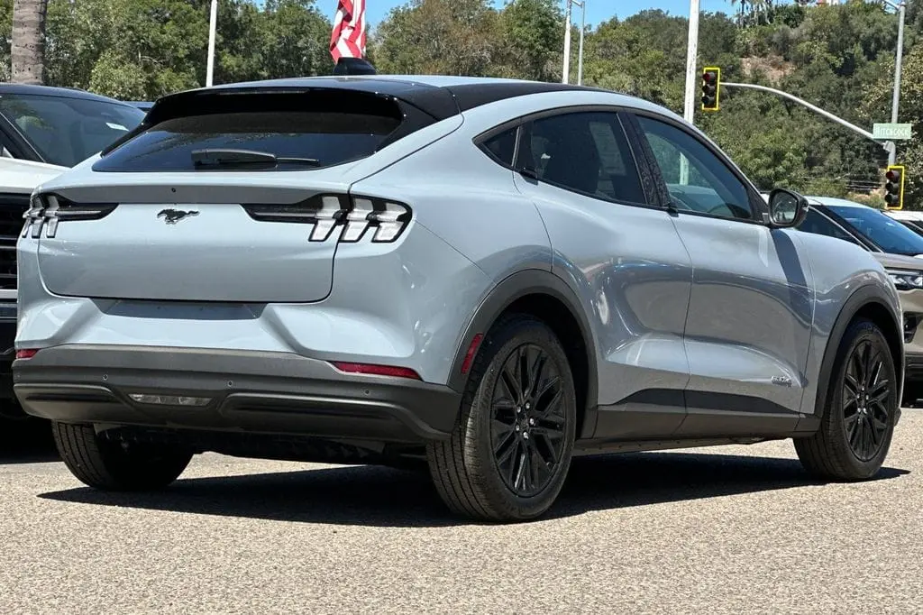 2026 Ford Mustang-Mach-e Select photo 3