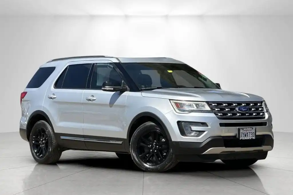 2017 Ford Explorer XLT FWD's photo